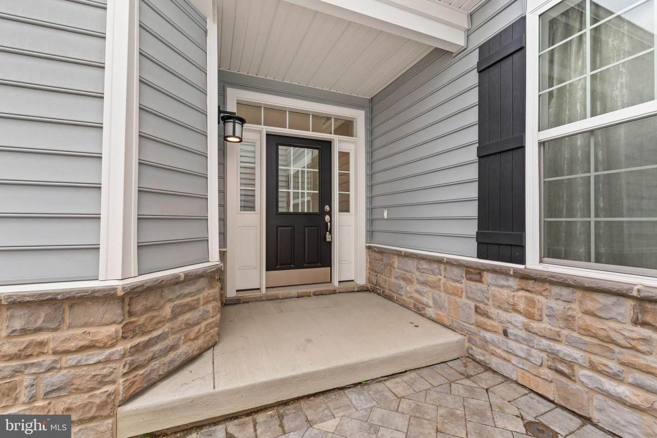 324 Moorings Circle - Photo 1