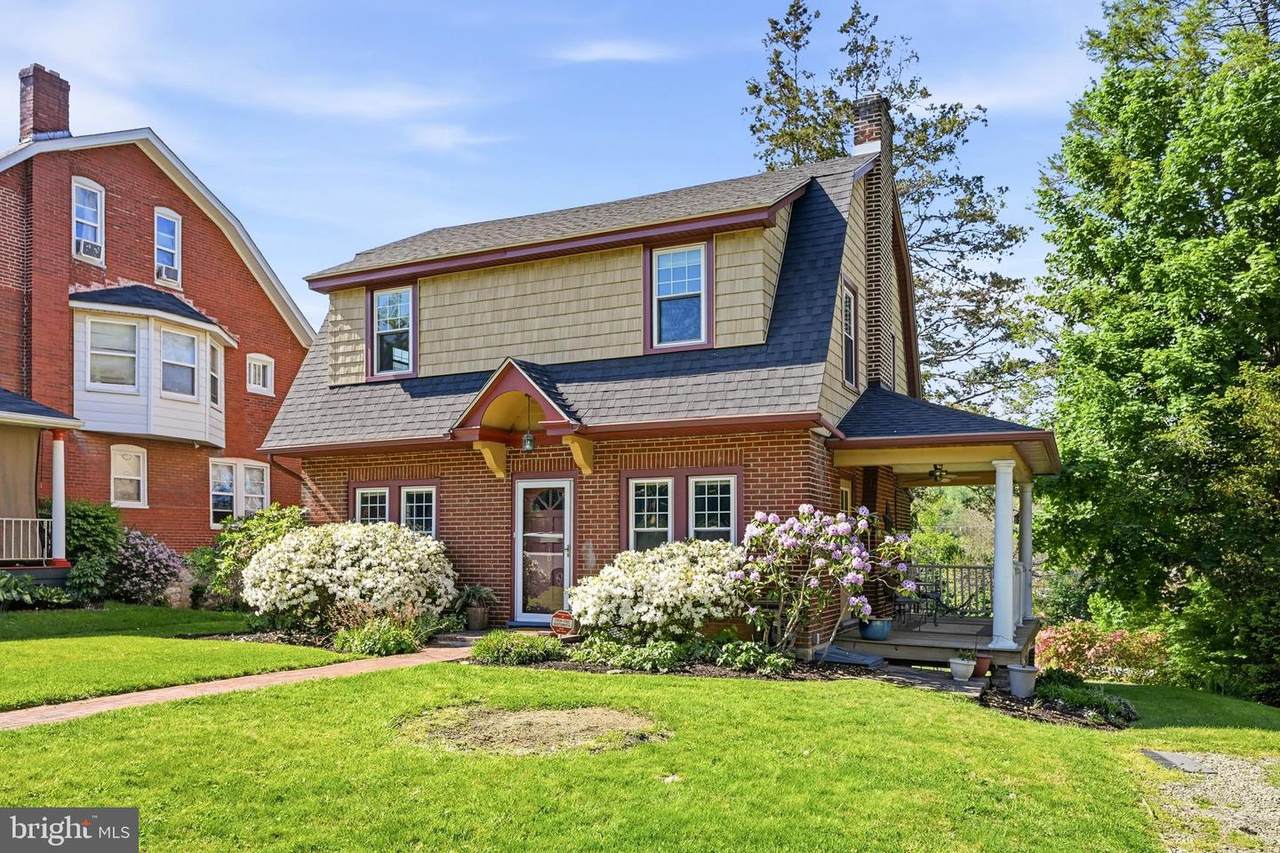 1019 Stirling Street - Photo 1