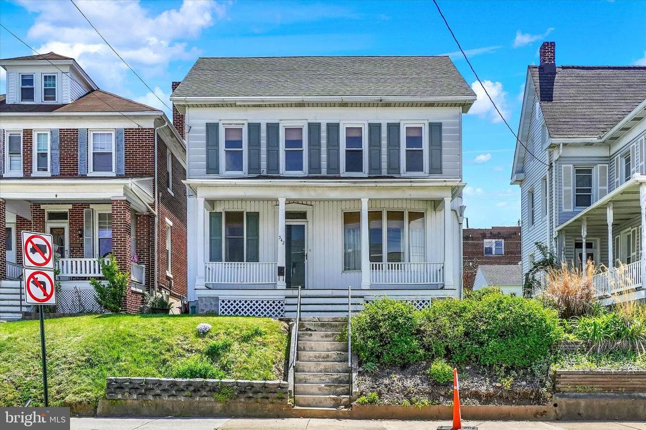 542 Broadway - Photo 1