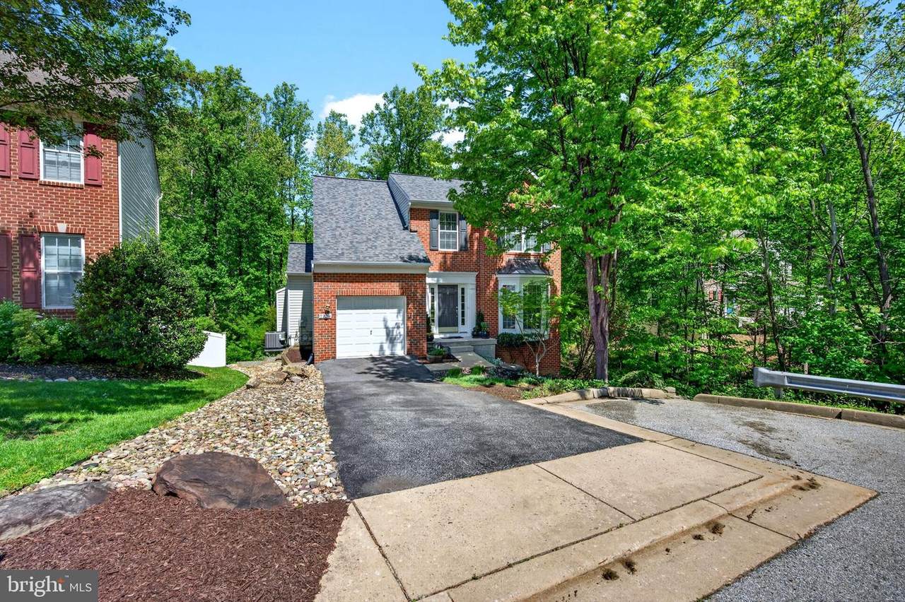 7239 Lyndsey Way - Photo 1