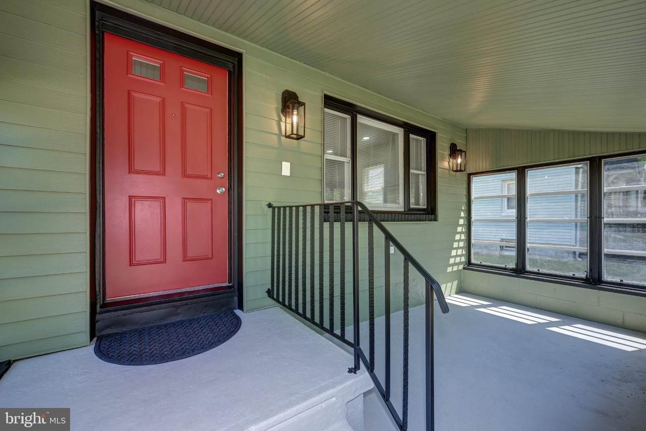 https://bt-photos.global.ssl.fastly.net/brightmls/1280_boomver_2_804864668914-2.jpg