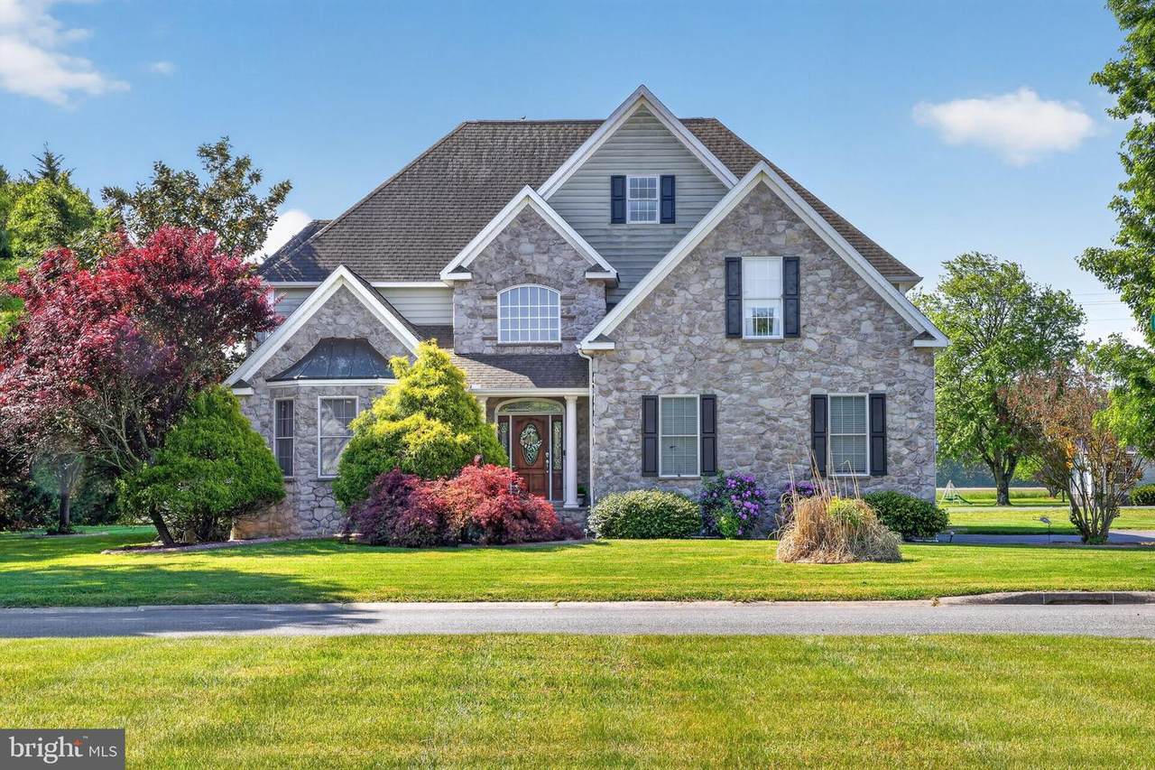 299 Ridgewood Drive - Photo 1