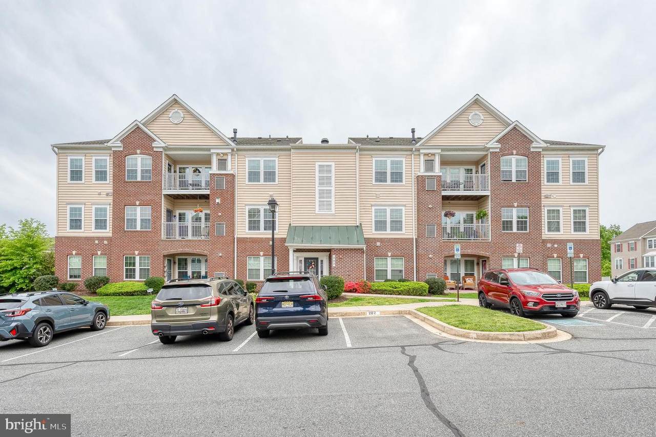 303 Lothian Way - Photo 1