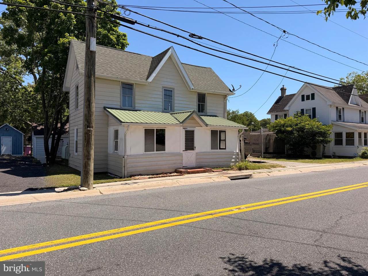 211 Lillian Street - Photo 1