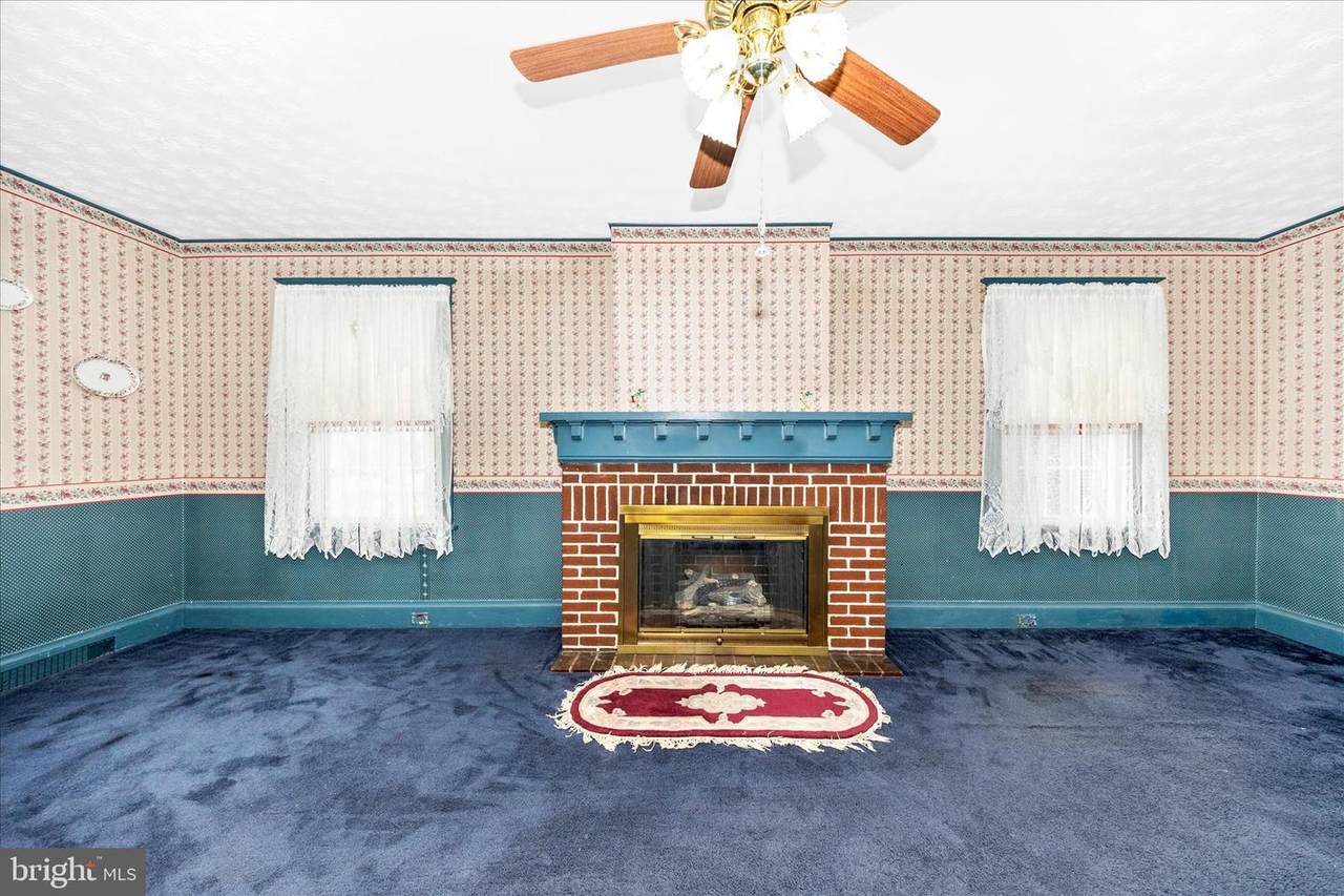 925 Frederick Street - Photo 1