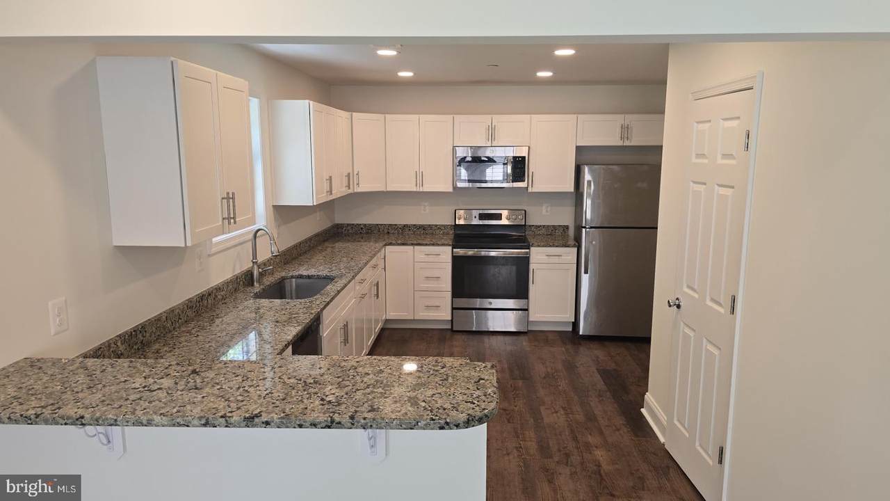 https://bt-photos.global.ssl.fastly.net/brightmls/1280_boomver_2_804882886482-2.jpg