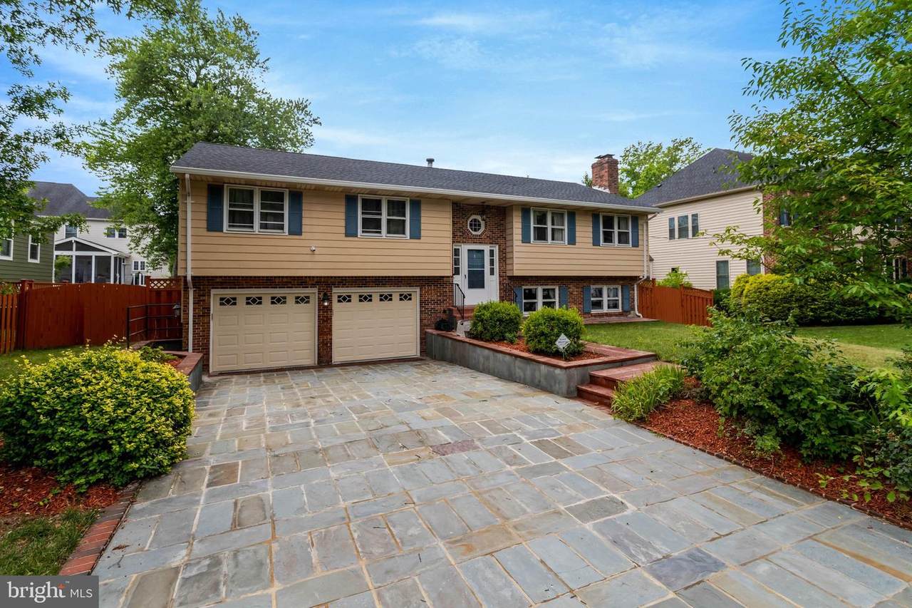 1405 Dade Lane - Photo 1