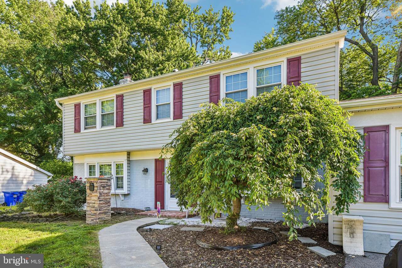 2225 Harwood Lane - Photo 1