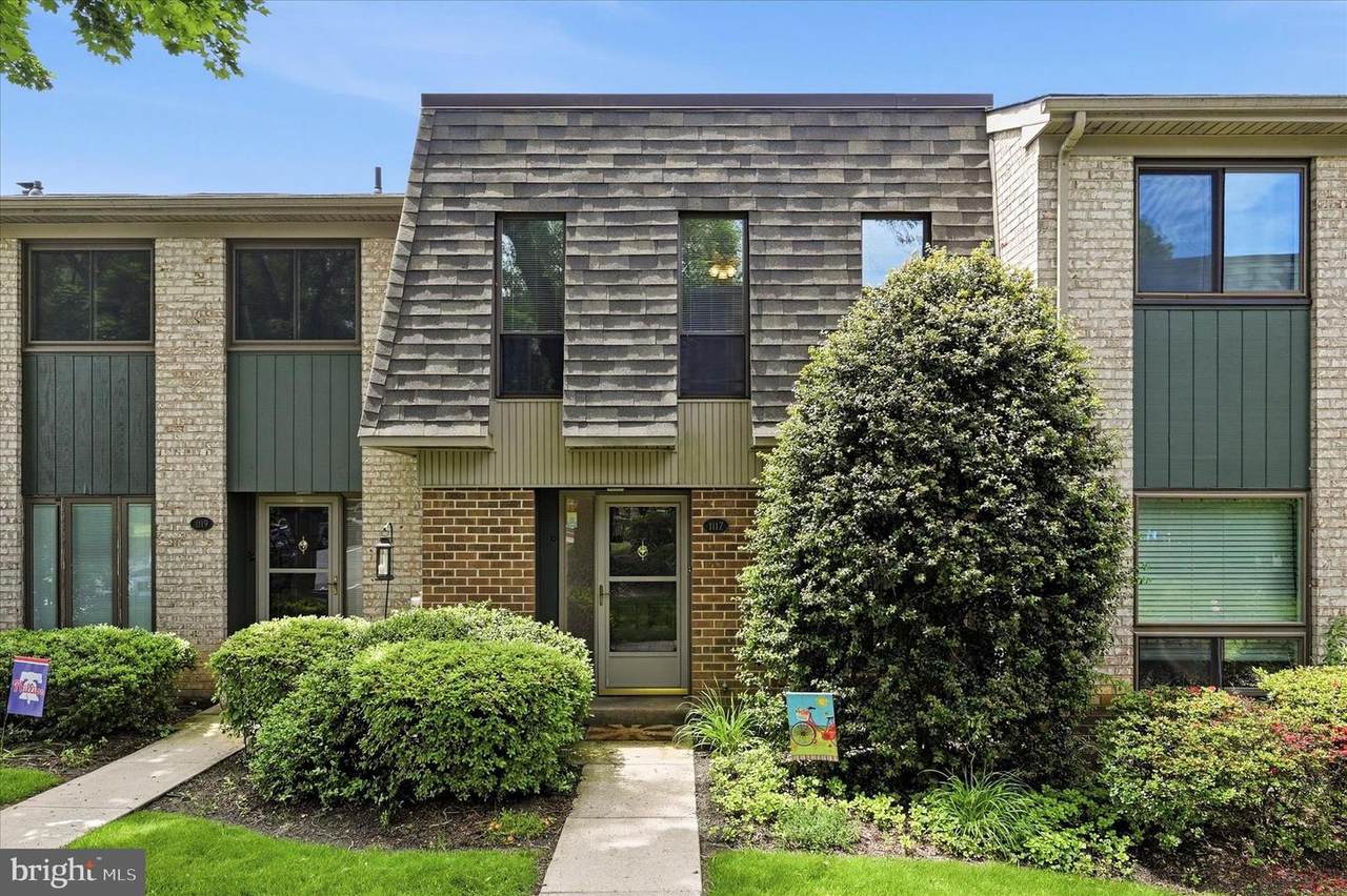 1117 Putnam Boulevard - Photo 1