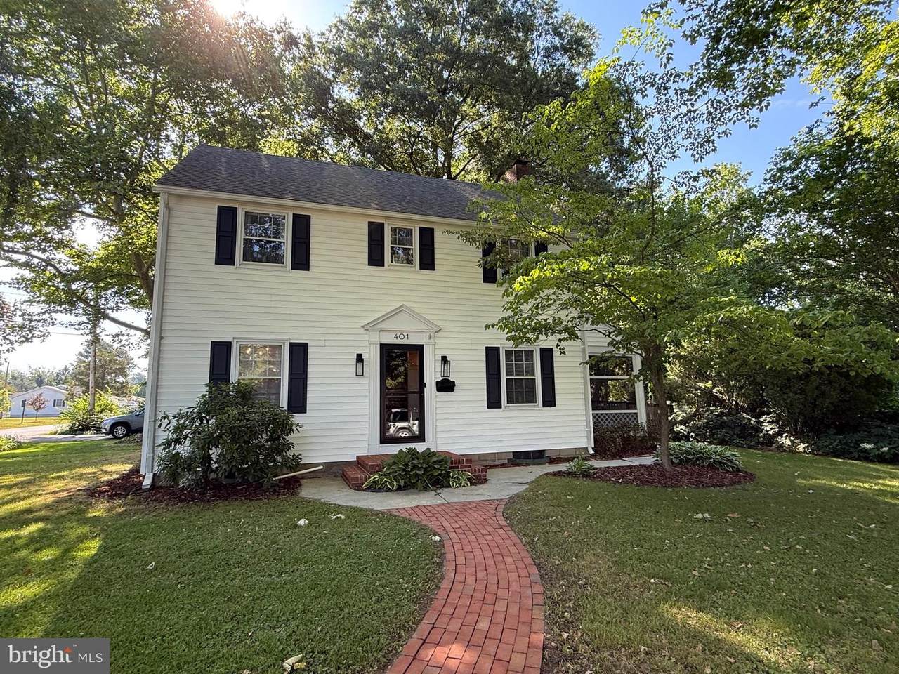 401 2ND Street - Photo 1