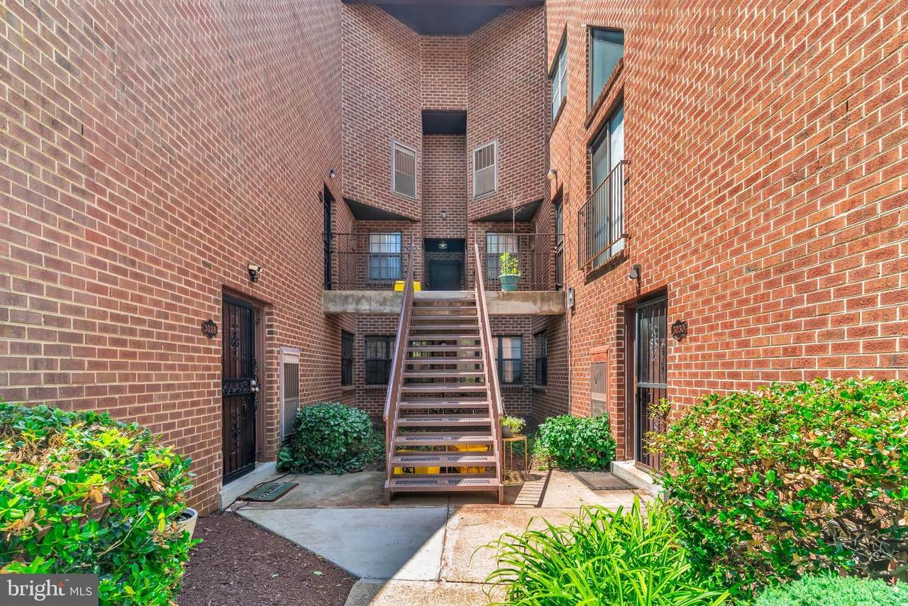 3040 Pineview Court - Photo 1