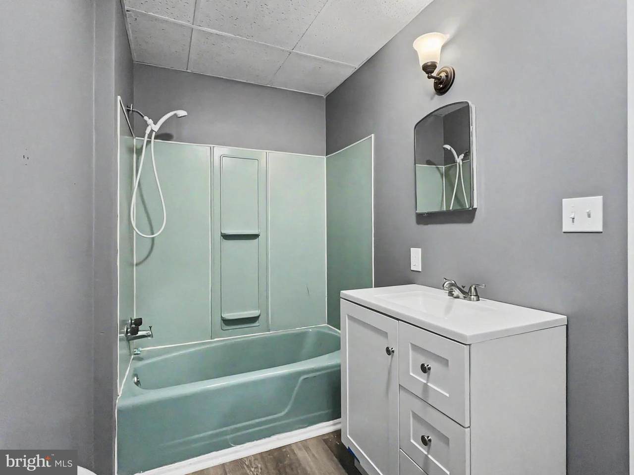 https://bt-photos.global.ssl.fastly.net/brightmls/1280_boomver_2_804940173972-2.jpg