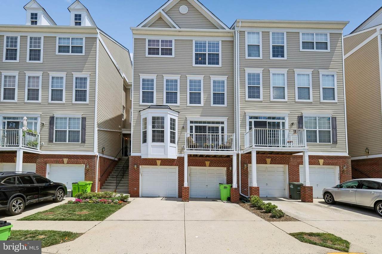 2507 Einstein Street - Photo 1