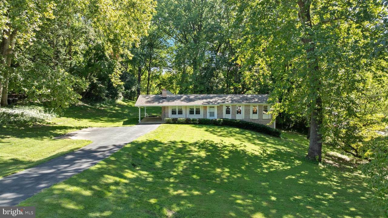 11219 Lakeview Drive - Photo 1
