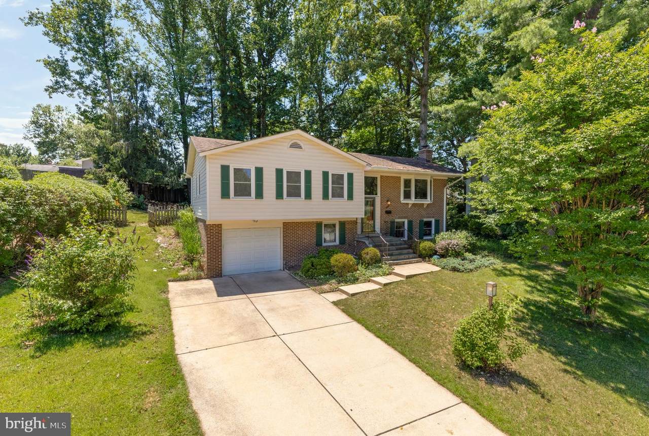 8407 Georgian Way - Photo 1