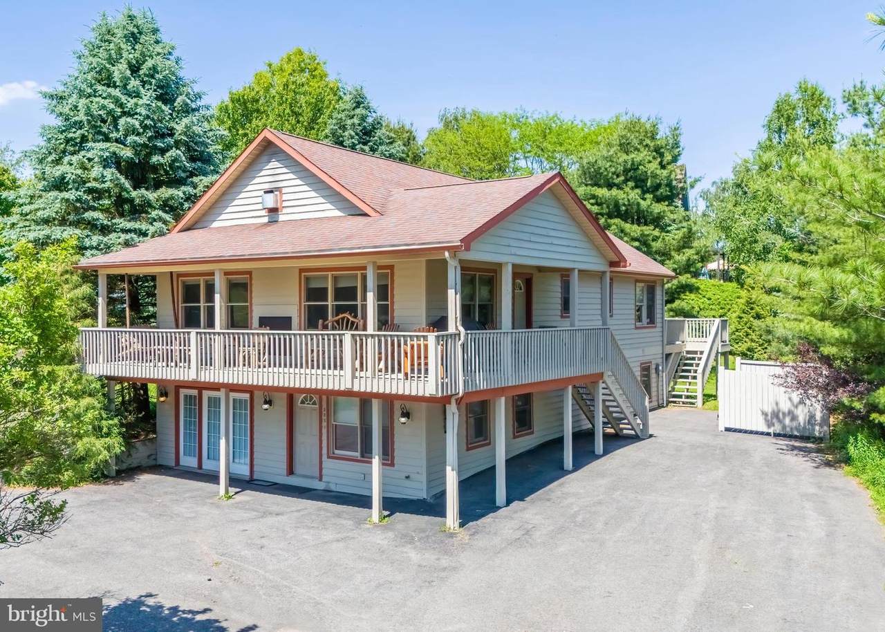 305 Lake Pointe Drive - Photo 1