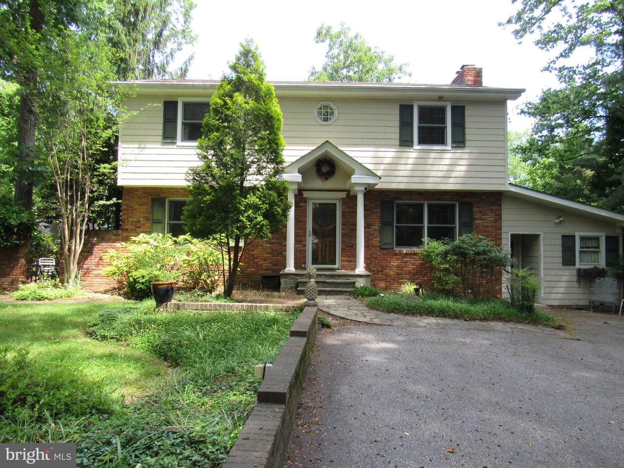 2644 Queen Anne Circle - Photo 1