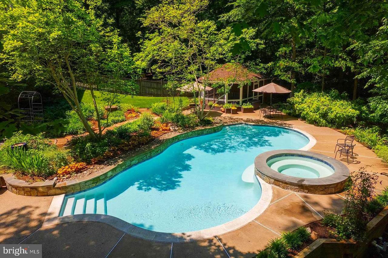 8615 Hampton Way - Photo 1