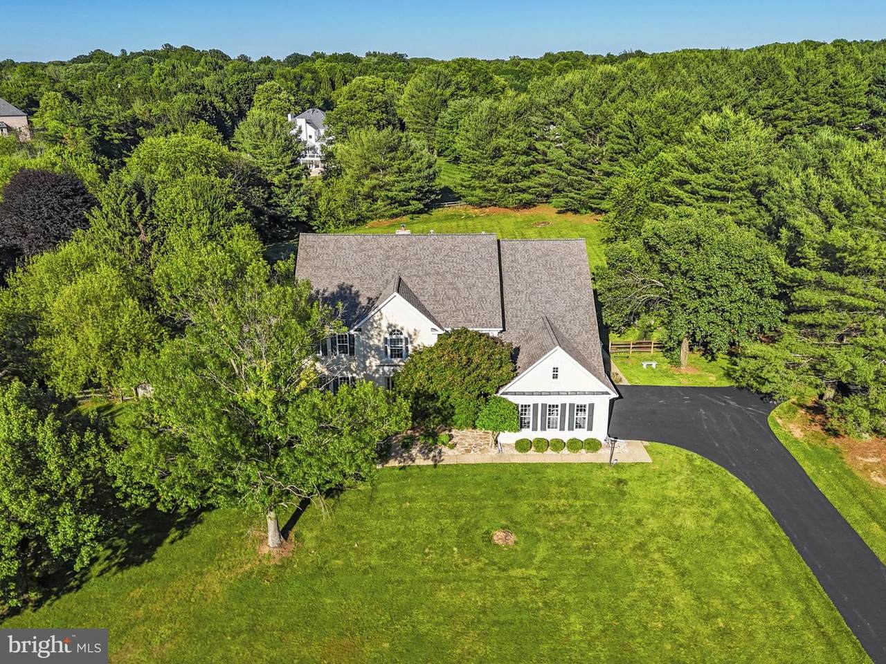 https://bt-photos.global.ssl.fastly.net/brightmls/1280_boomver_2_804970220096-2.jpg