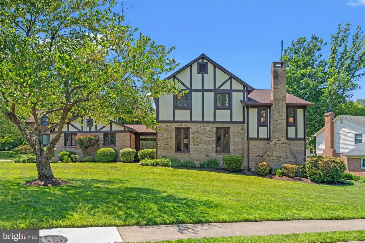 3800 Ridgelea Drive - Photo 1
