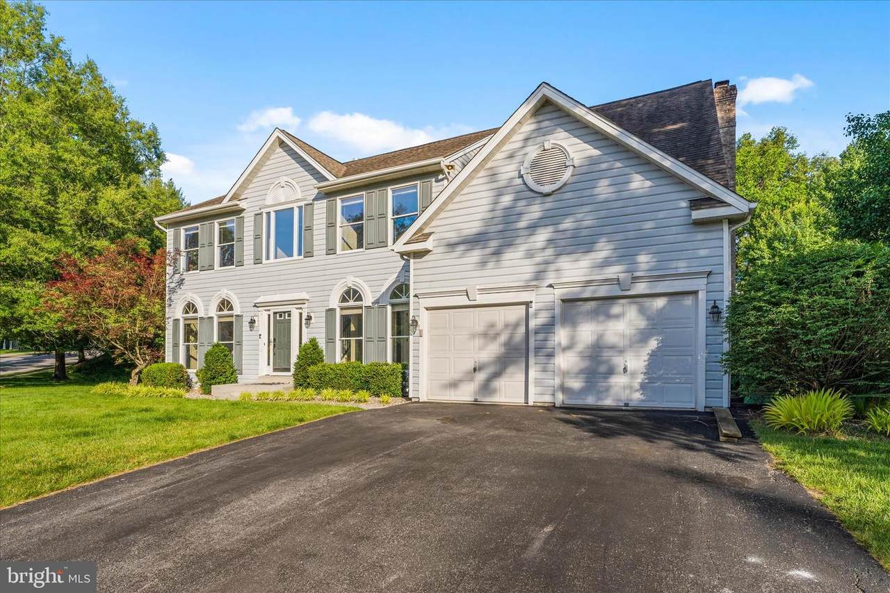 9009 Shadybrook Drive - Photo 1