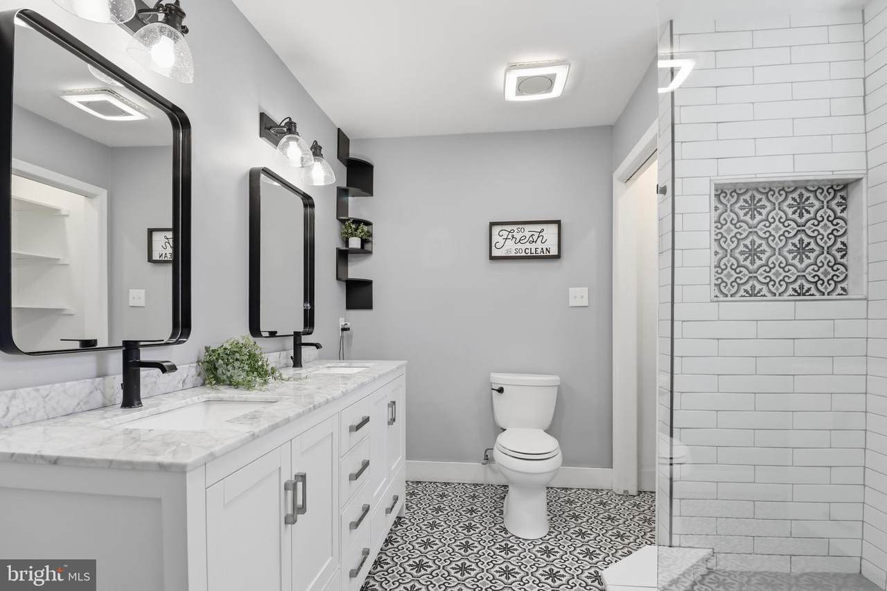 6402 The Parkway - Photo 1