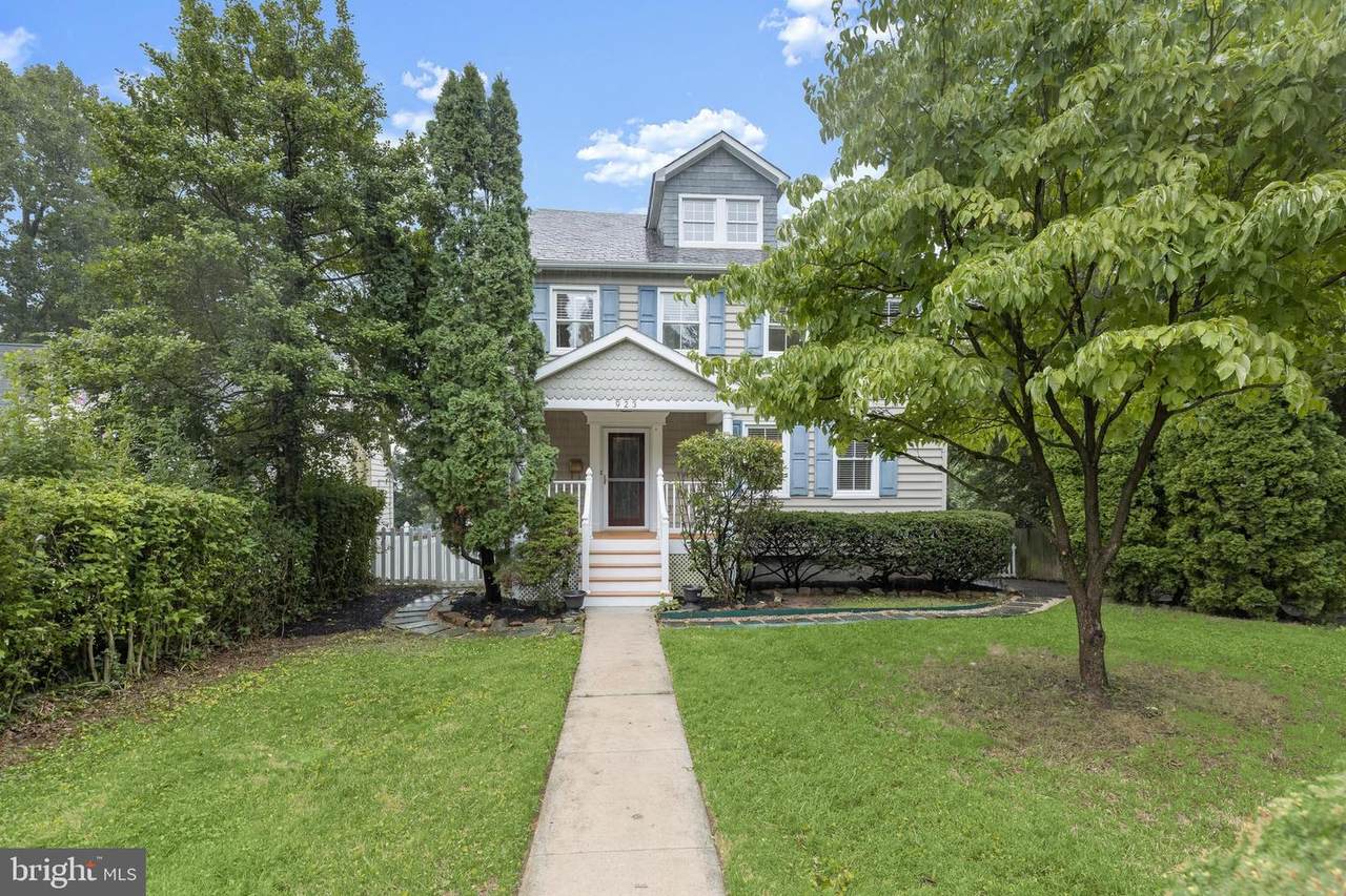 923 Arran Road - Photo 1