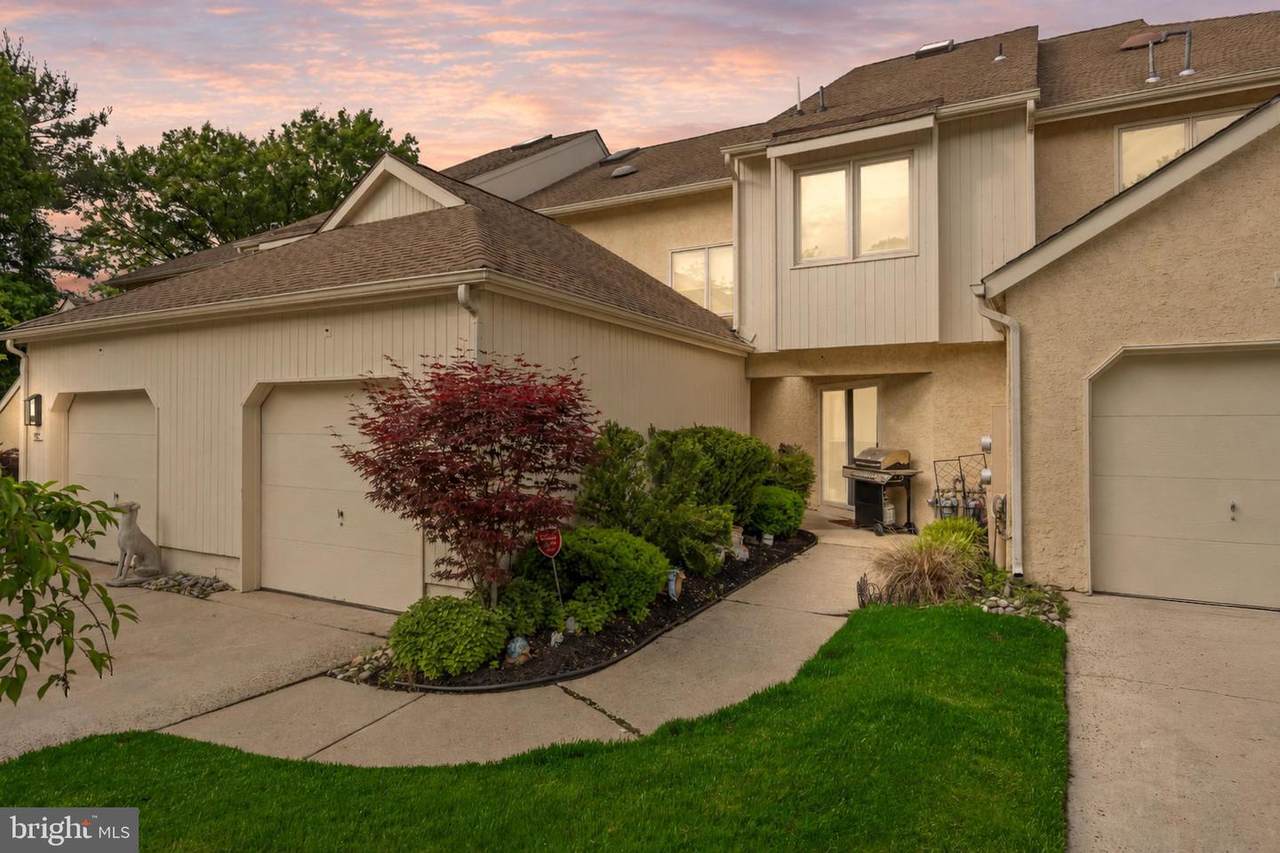 1410 Chanticleer - Photo 1