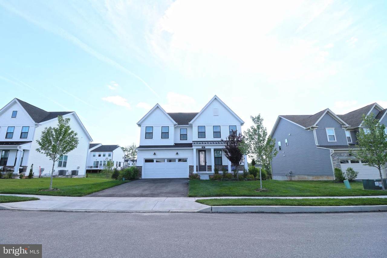 405 Chestnut Way - Photo 1
