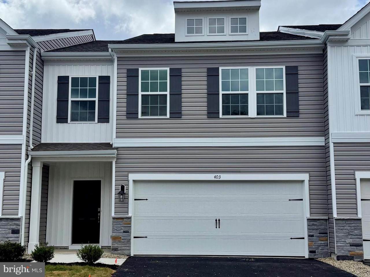 403 Scotty Boulevard - Photo 1