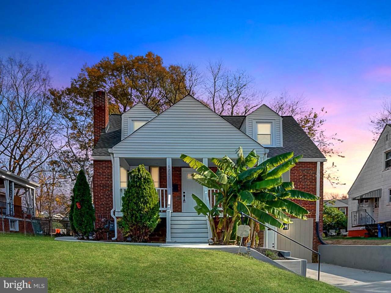 6211 42ND Avenue - Photo 1