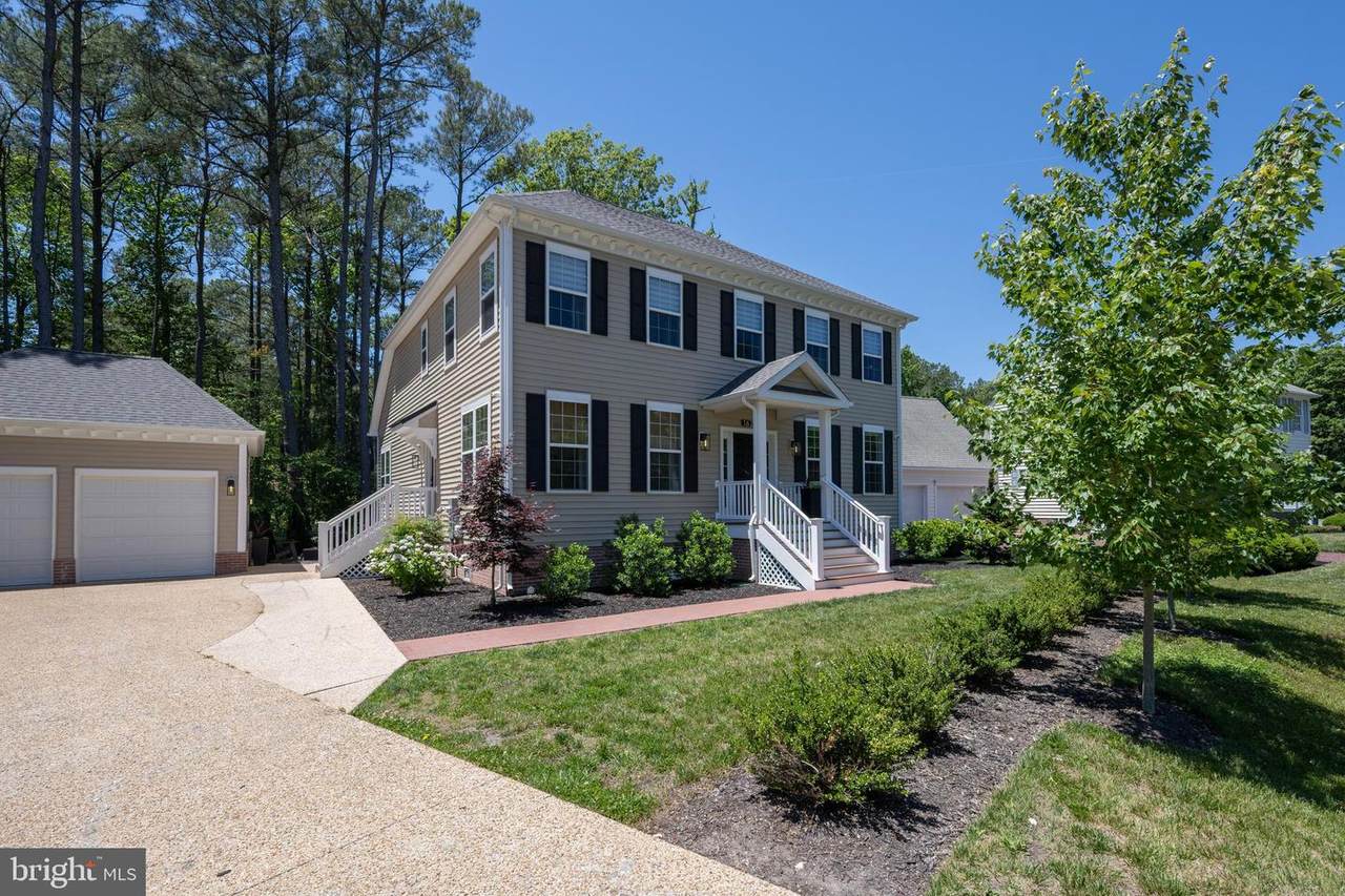 1622 Mercers Way - Photo 1