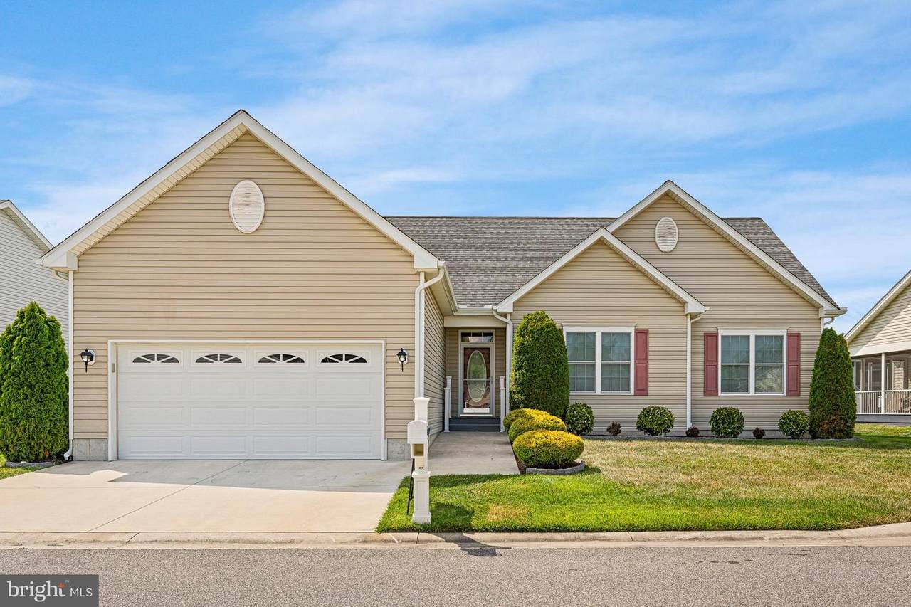 86 Country Club Drive - Photo 1