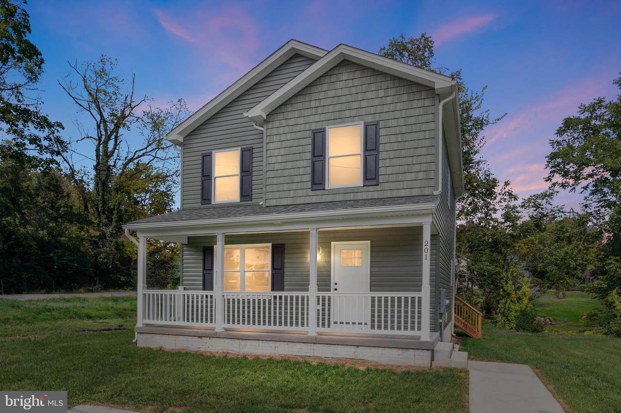 201 East Locust Street - Photo 1