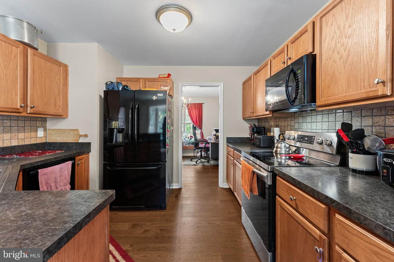 https://bt-photos.global.ssl.fastly.net/brightmls/1280_boomver_2_804989399678-2.jpg