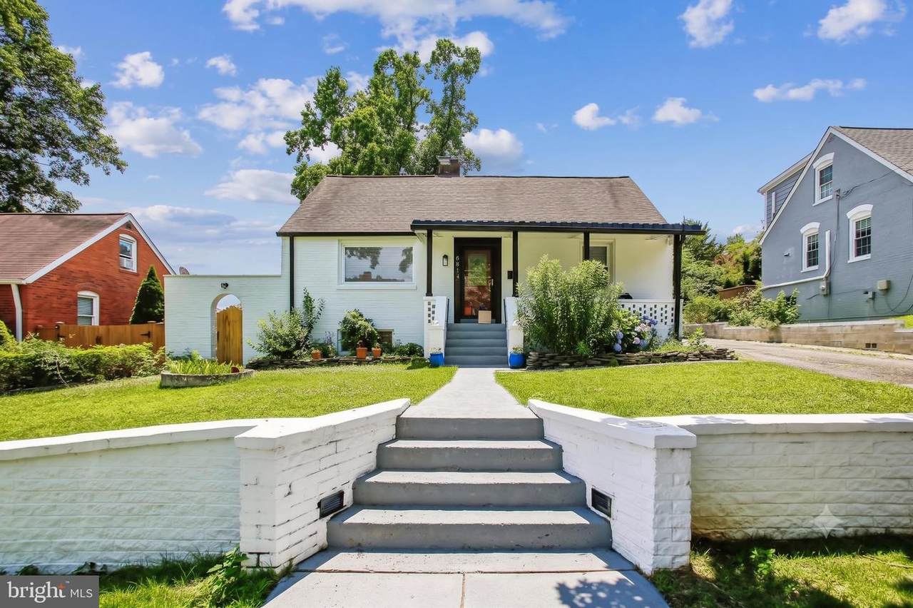 6813 Chestnut Avenue - Photo 1
