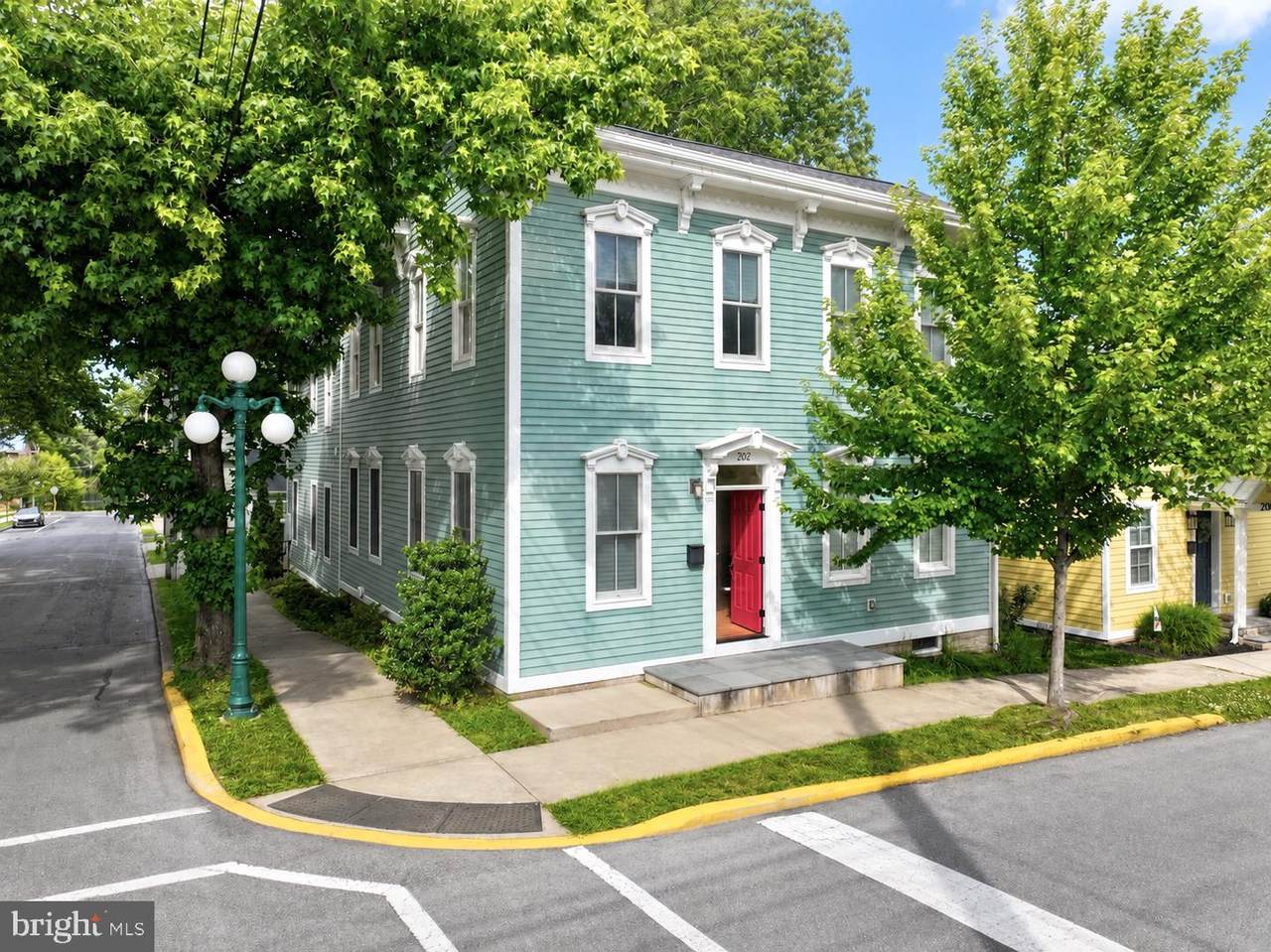 202 2ND Street - Photo 1