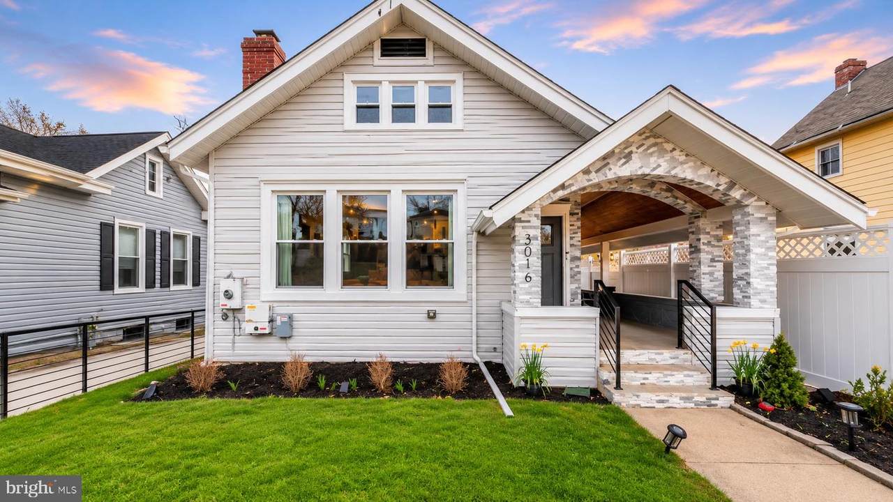 3016 Thayer Street - Photo 1