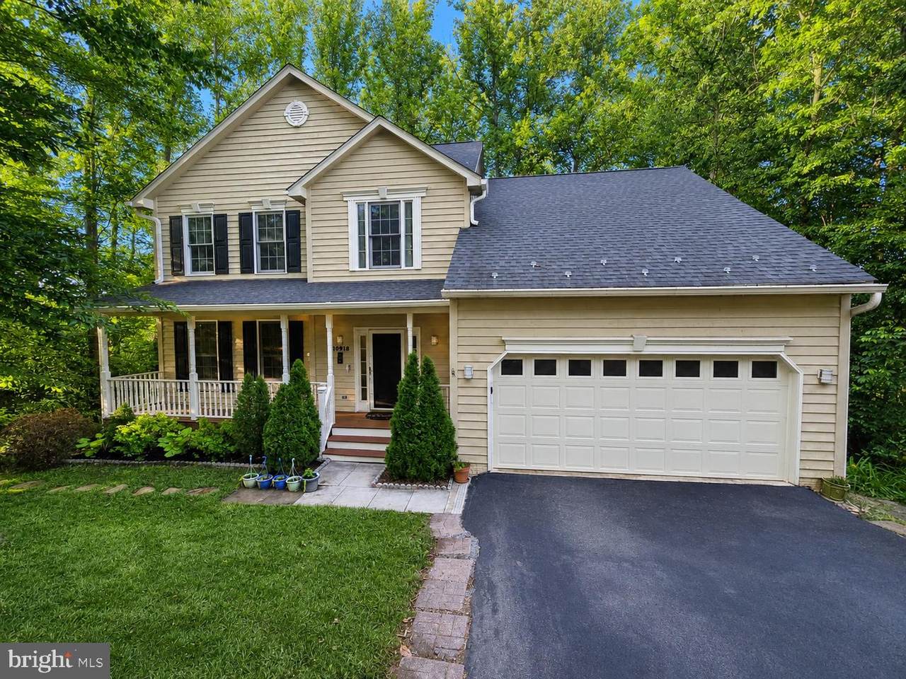 10918 Oakcrest Circle - Photo 1