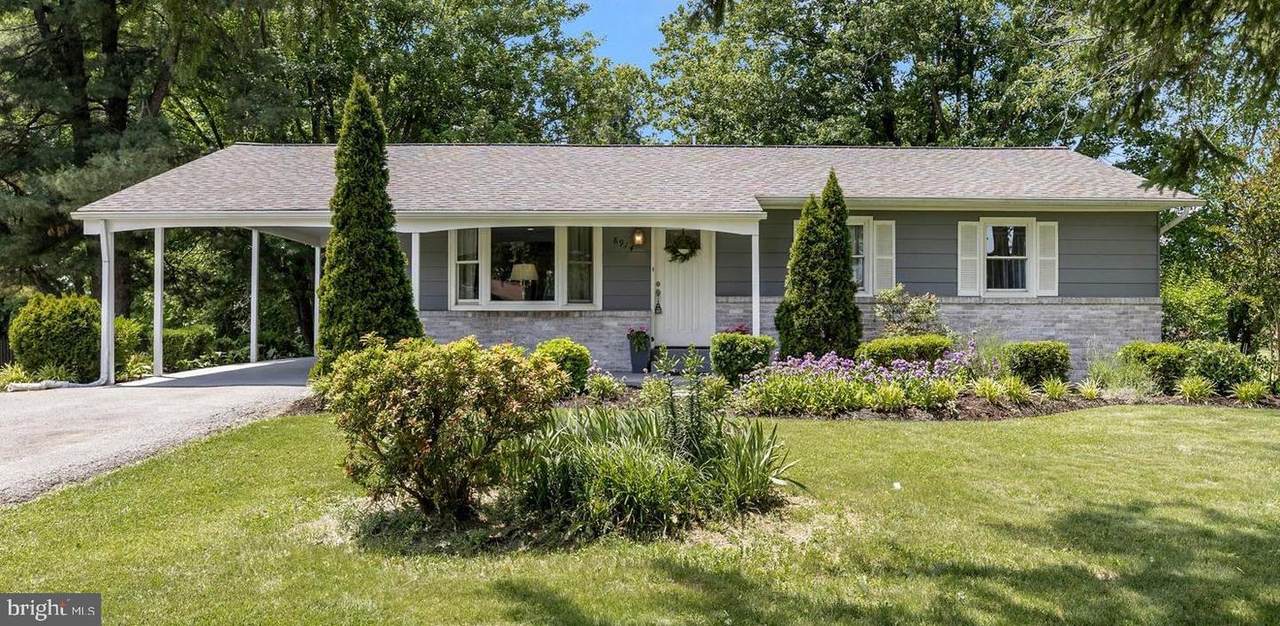 8914 Gloria Avenue - Photo 1