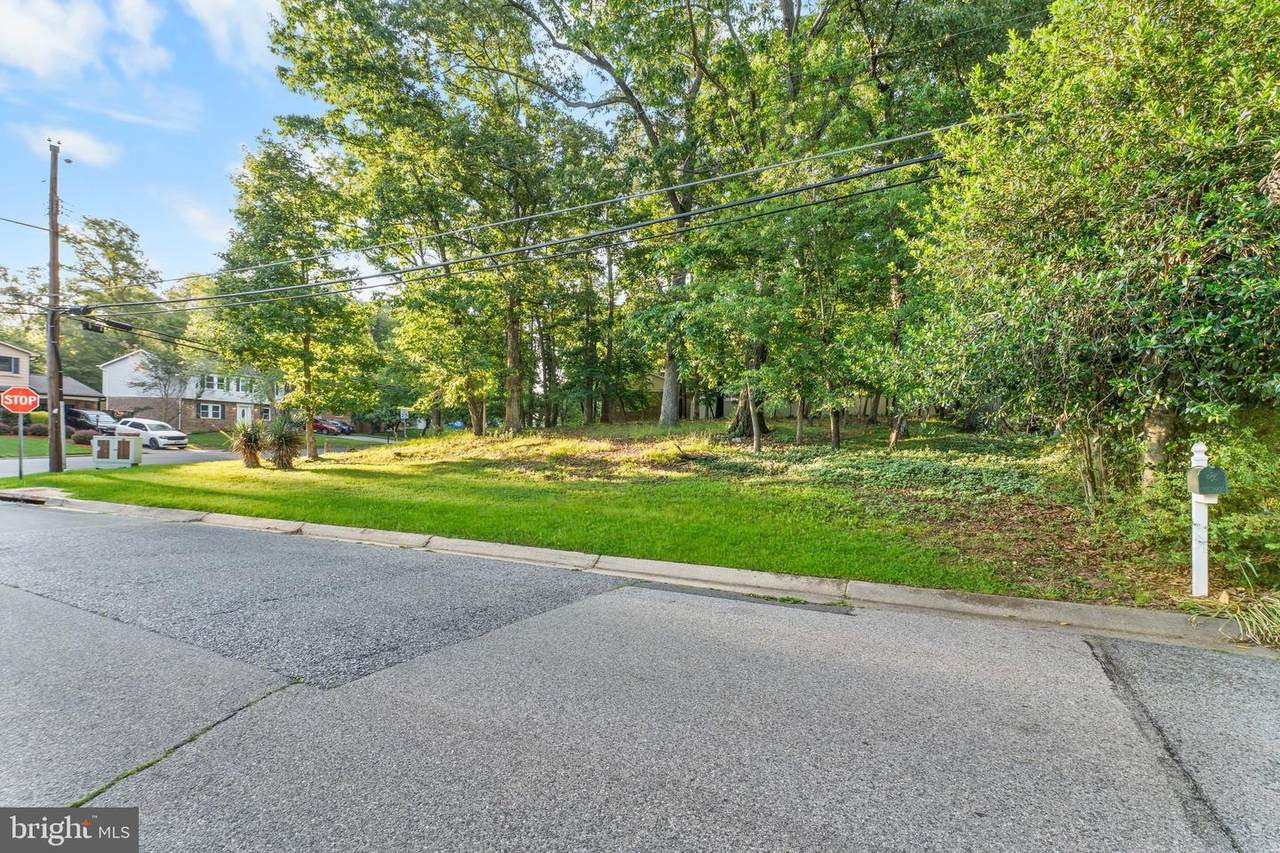 600 Kings Lane - Photo 1