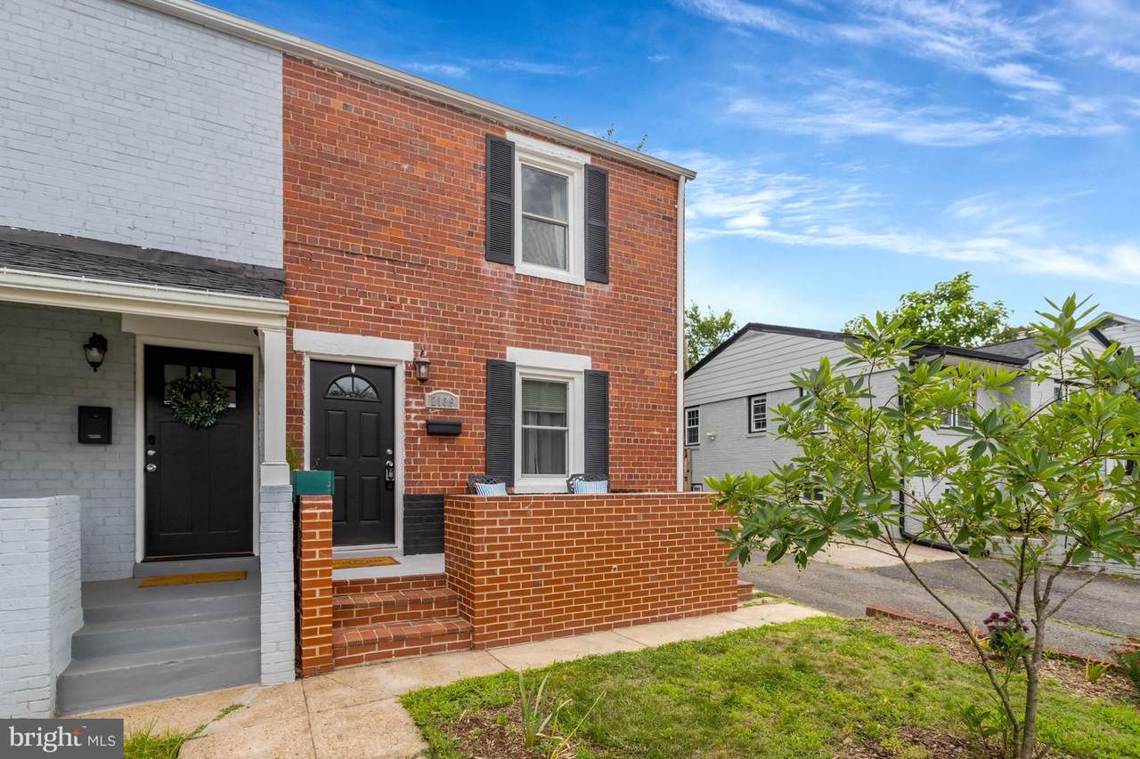 2139 Oxford Street - Photo 1