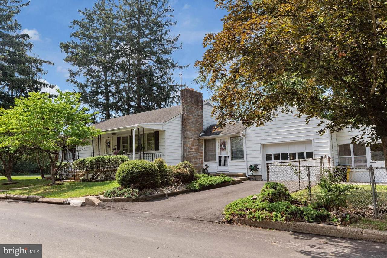 39 Ashley Avenue - Photo 1