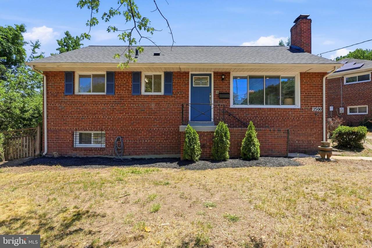 2500 Ramblewood Drive - Photo 1