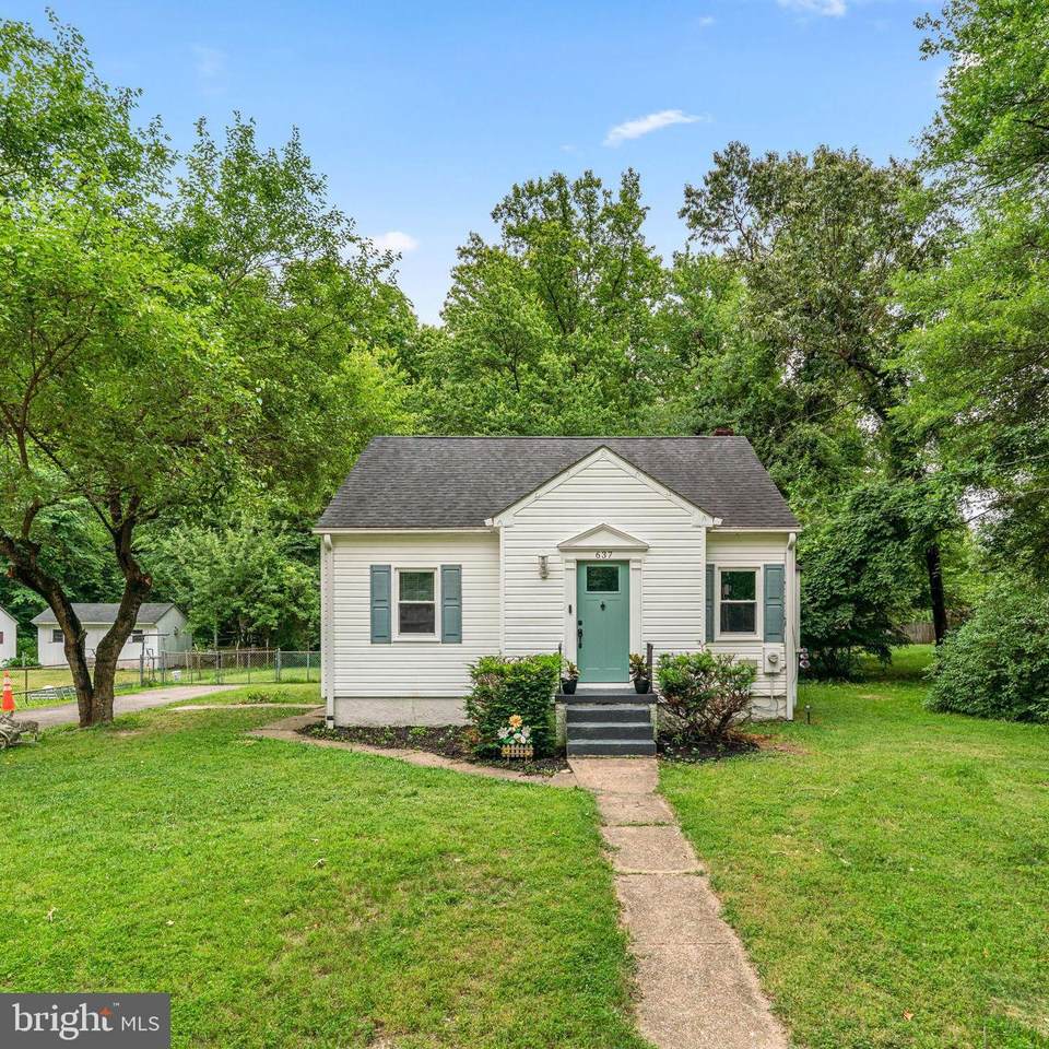 637 California Terrace - Photo 1