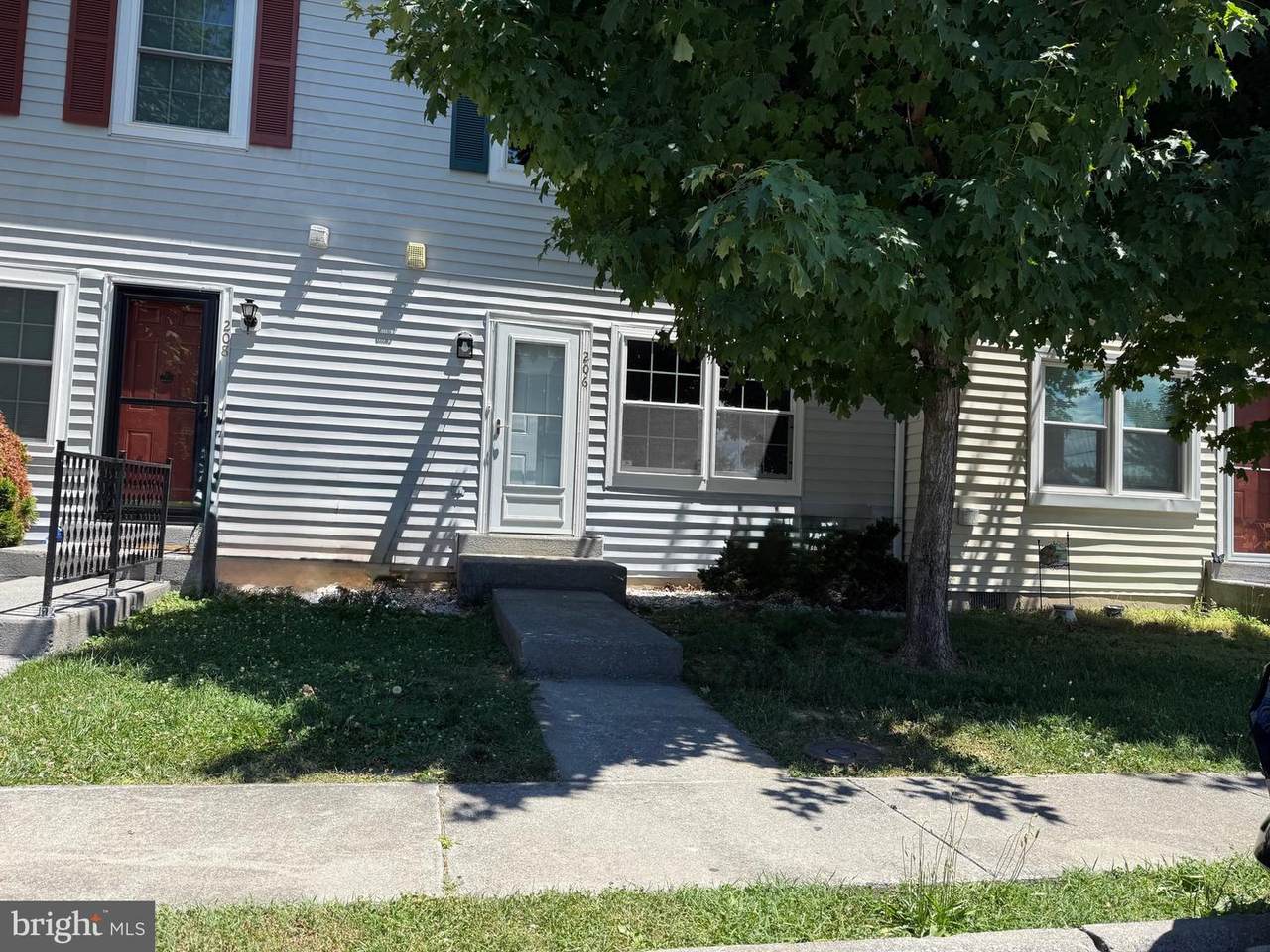 206 Kimberly Way - Photo 1