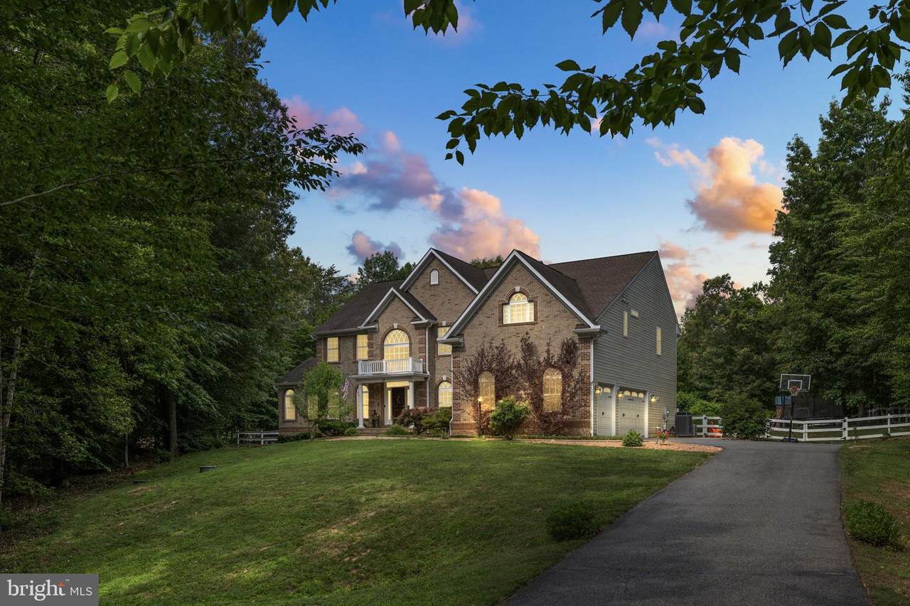 32 Mills Hollow Drive - Photo 1