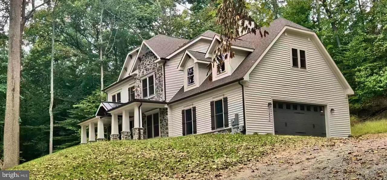 1490 Thurston Road - Photo 1