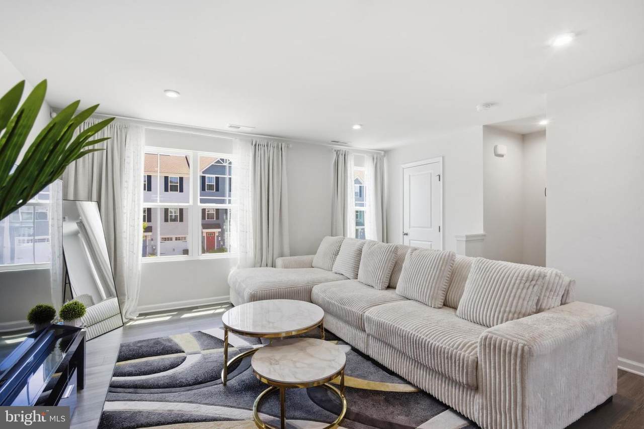 9-F Floyd Avenue - Photo 1