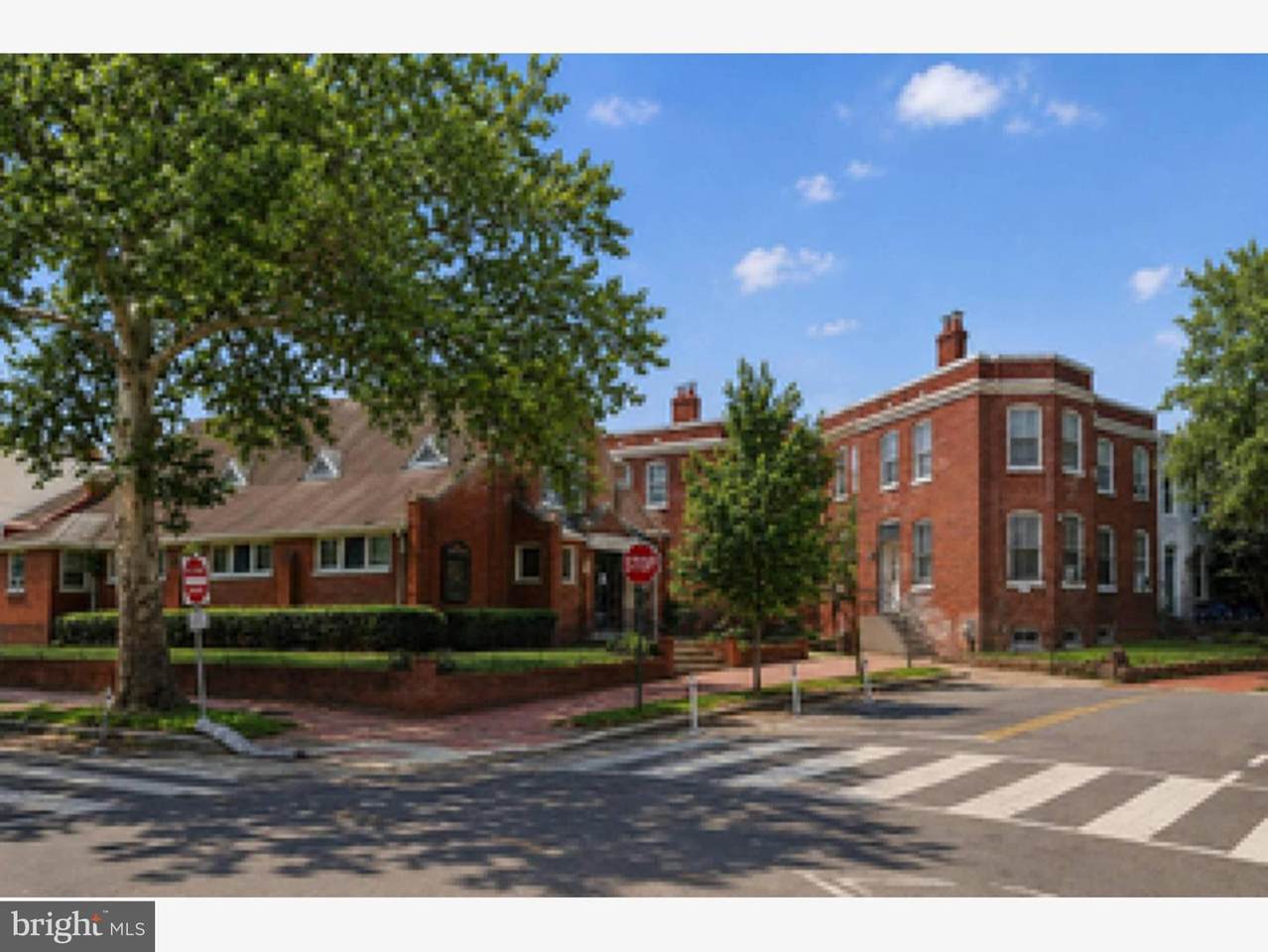 653 11TH Street - Photo 1